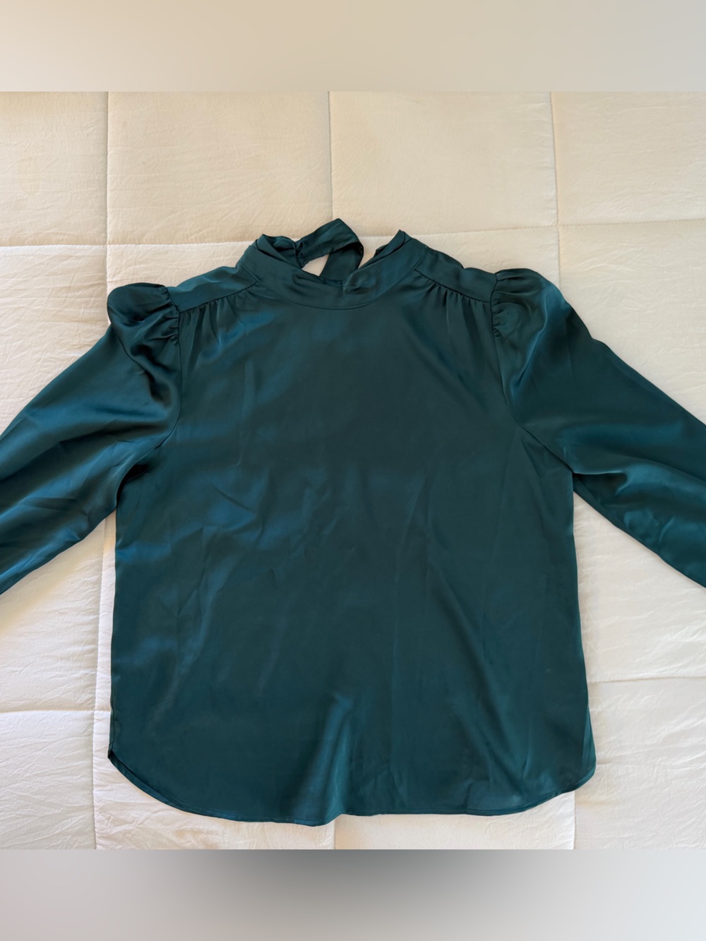 LOFT Tie Neck Blouse in Emerald Green Size Medium Like New